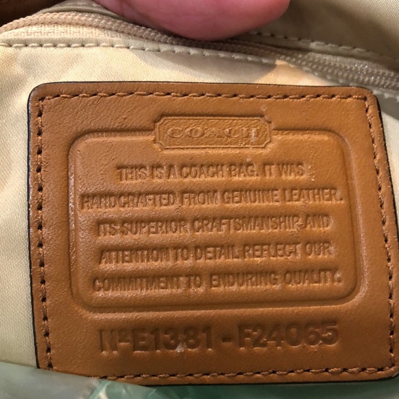 Coach tri color tan shoulder bag - Picture 3 of 7